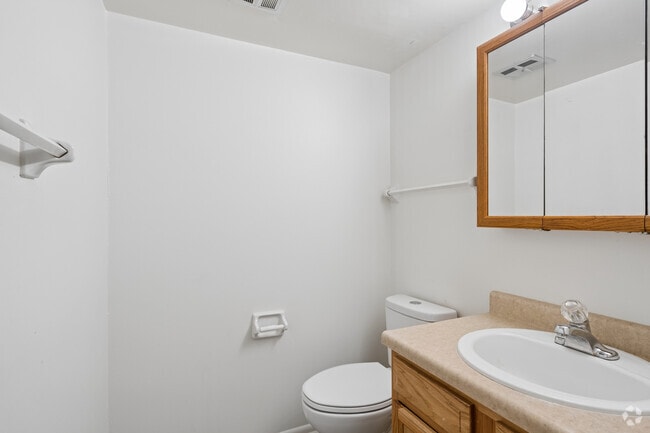 B1R 2BR, 2BA - 1,150SF - Primary Bathroom