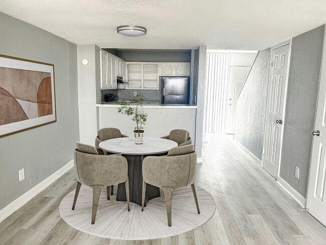 Photo - Cliffside at Mountain Park