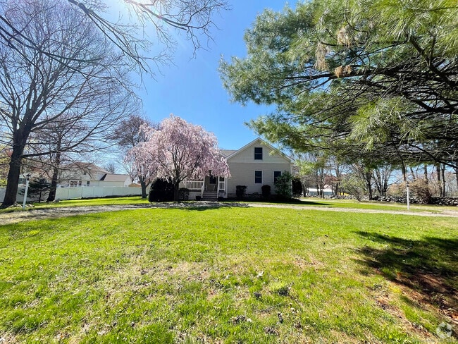 Building Photo - 290 Walnut Tree Hill Rd Rental