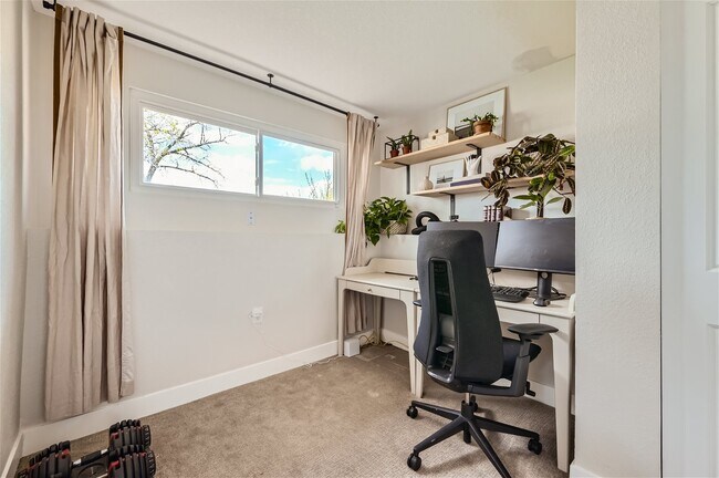 Photo - 2070 Ridge Dr