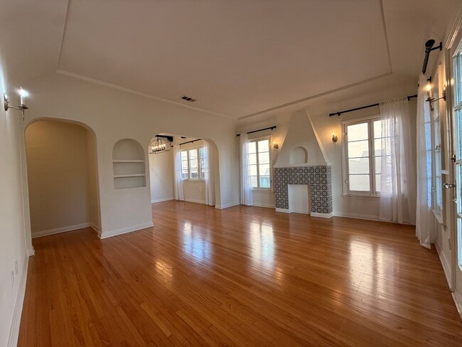 Building Photo - 1437 S Holt Ave Unit 1437 1/2