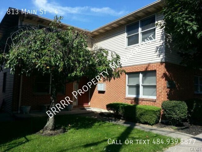 Photo - Garabe parking, storage unit and on-site l... Unit 4