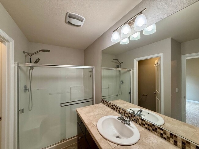 Photo - Lovely 3 bedroom/2.5 Bath Townhouse