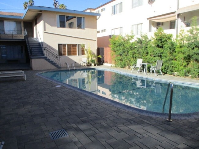 Photo - Large upper 1+1 Condo