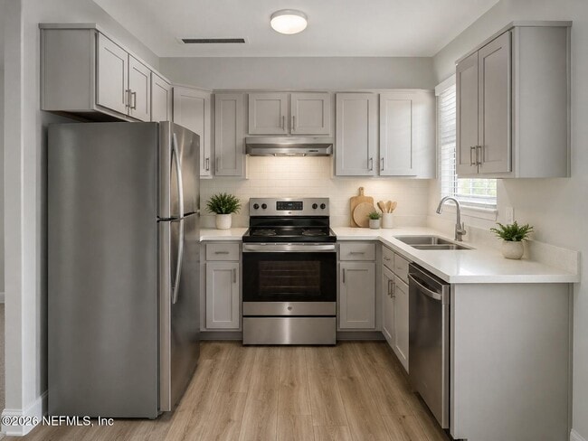 Building Photo - 614 4th St N Unit B