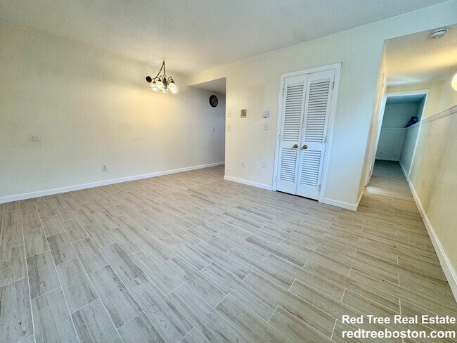 Photo - 172 River St Unidad A1