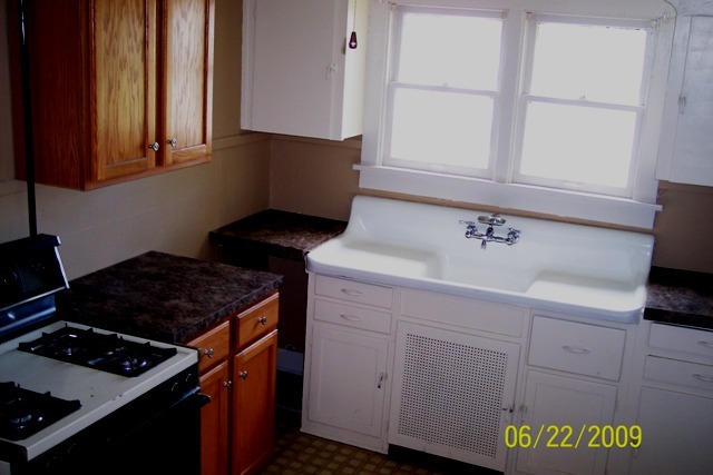 Building Photo - 114 Bleecker St Unit Apt 2