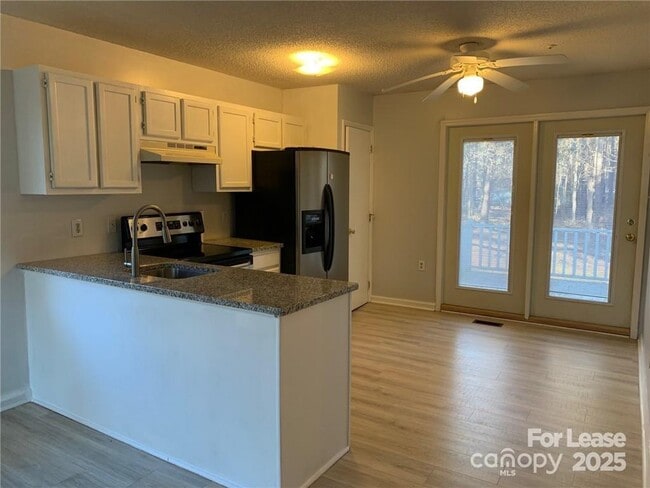Photo - 104 Pepper Cir