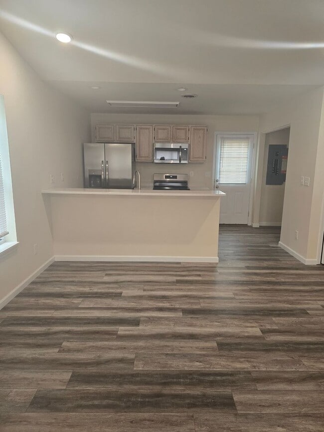 Photo - 1958-MF2-E4 Unit 412