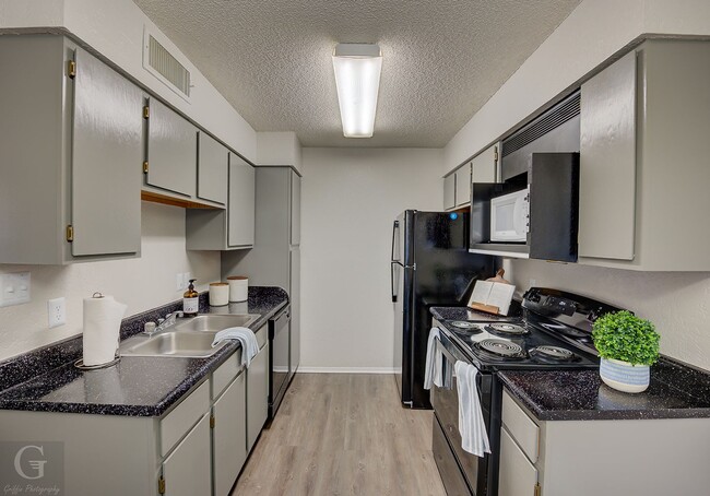 Photo - The Encore on Kingston