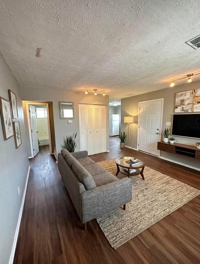 Photo - 940 Ferndale Pl Unit B