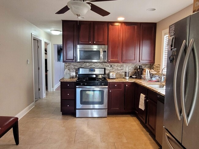 Photo - 8726 S Francisco Ave