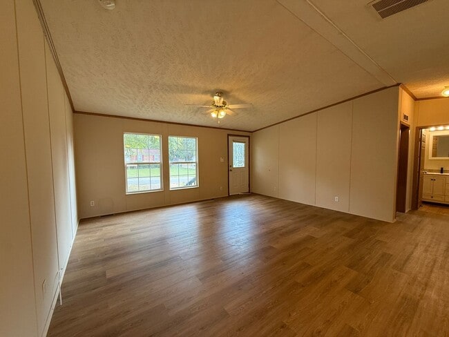 Photo - 3bed/2ba Single Family Home