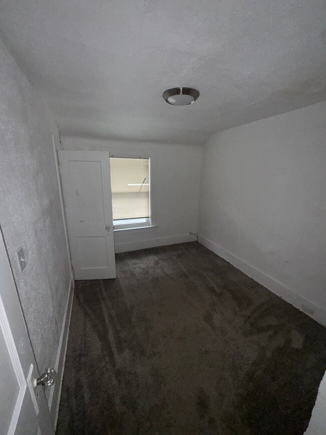 Photo - 2127 Elliott Ave