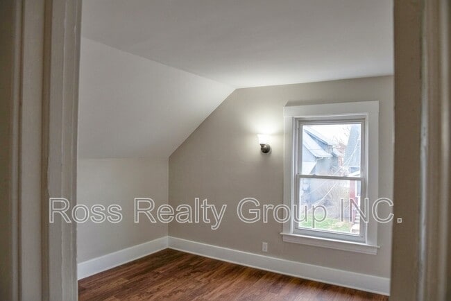 Photo - 902 Mason St