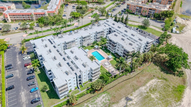 Building Photo - 3000 Sunrise Lakes Dr W Unit 322 Rental