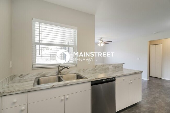Photo - 3 Bedroom Pet-Friendly Home in Fort Myers, FL with Main Street Renewal