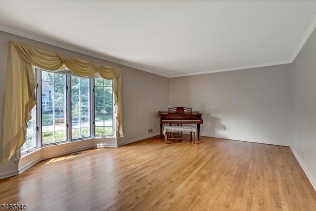 Photo - 34 Woodmere Dr