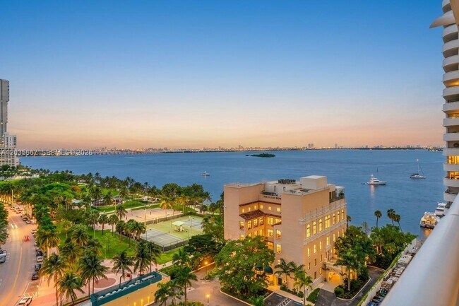 Photo - 1717 N Bayshore Dr Unidad A-1650