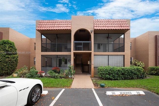 Building Photo - 8600 NW 34th Pl Unit B206