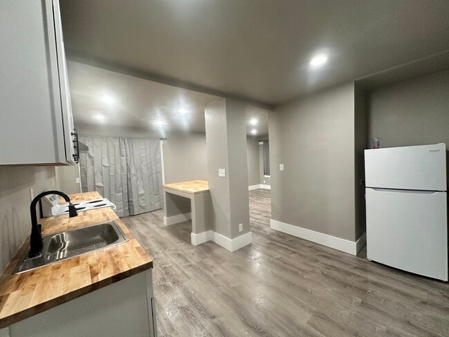 Photo - 320 Grant St