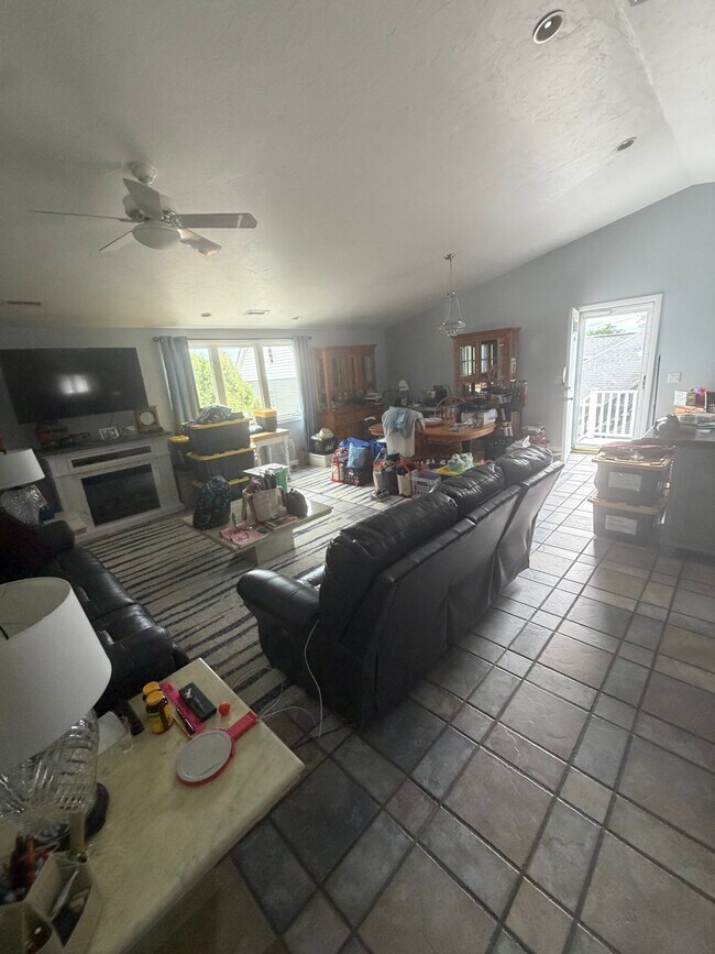 Photo - 923 W Boylston St Unit 2