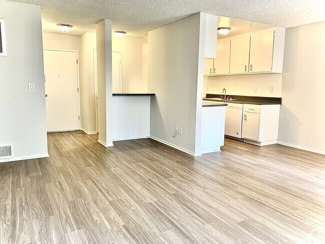 Building Photo - 14033 Burbank Blvd Unit 121 Rental