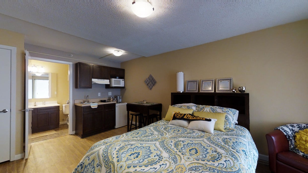 Photo - Studio West Apartments