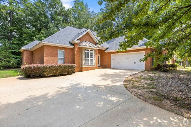 Building Photo - 148 Carriage House Ln