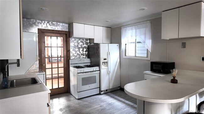 Photo - 3249 Barkley Ave