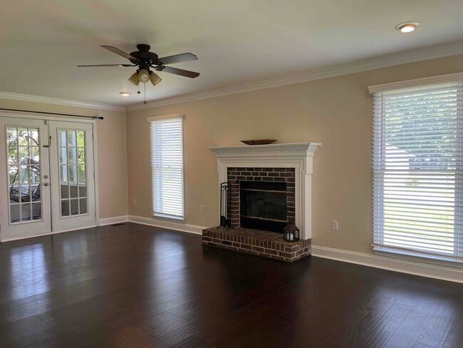 107 Old Mill Cir