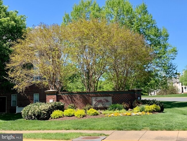 Photo - 20311 Beechwood Terrace Unidad 200