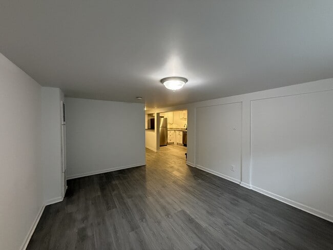 Photo - 2301 W Montrose Ave Unit B
