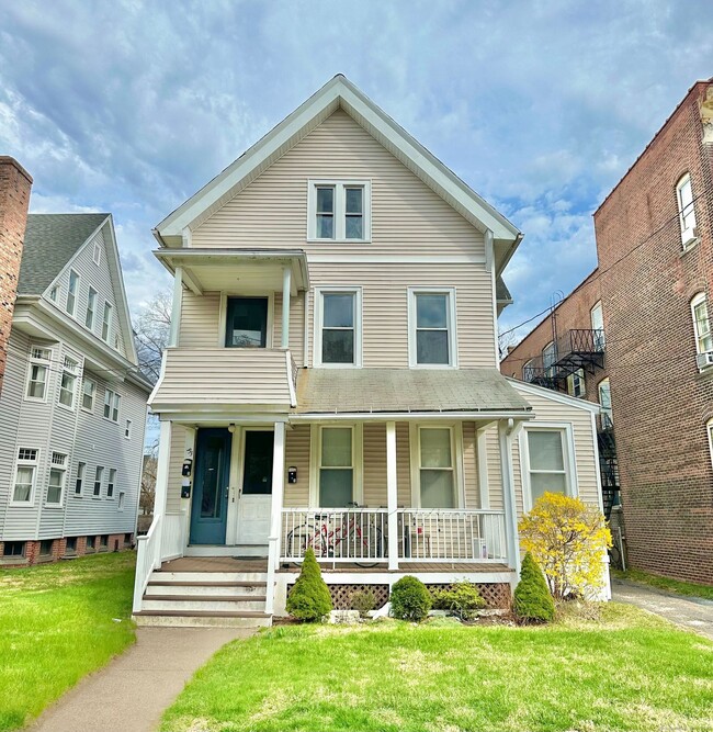 Building Photo - 751 Orange St Unit 1 Rental