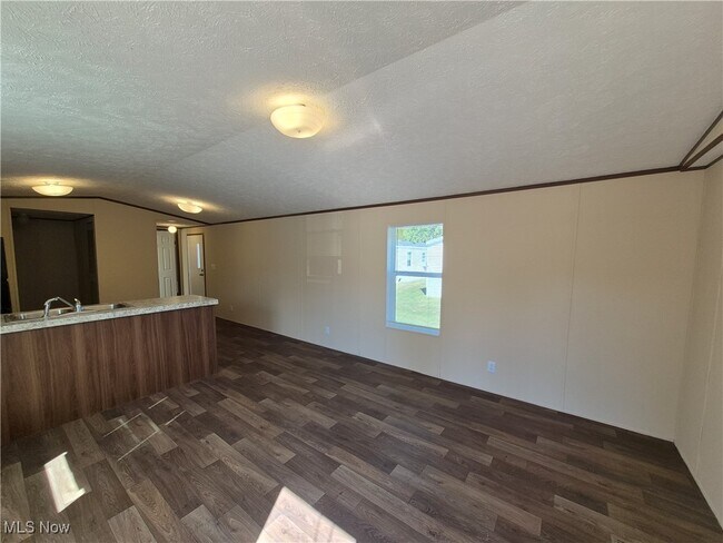 Photo - 120 Kenny Brook Ln