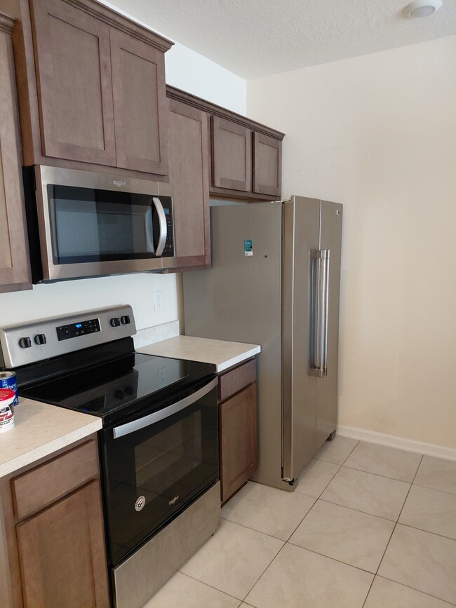 New stainless appliances - 86808 Mainline Rd