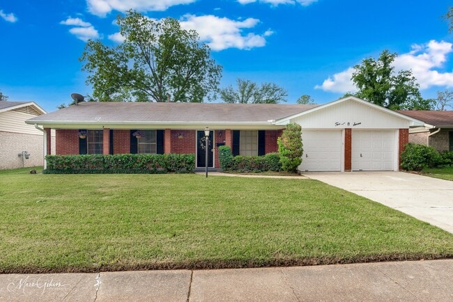 Photo - 207 Pomeroy Dr