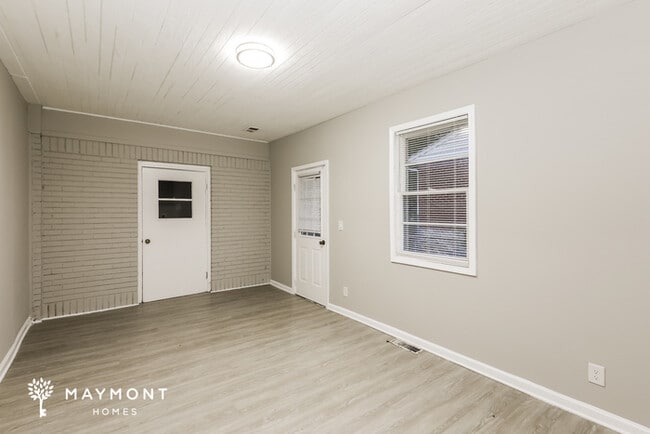 Photo - 111 Scarlett Dr