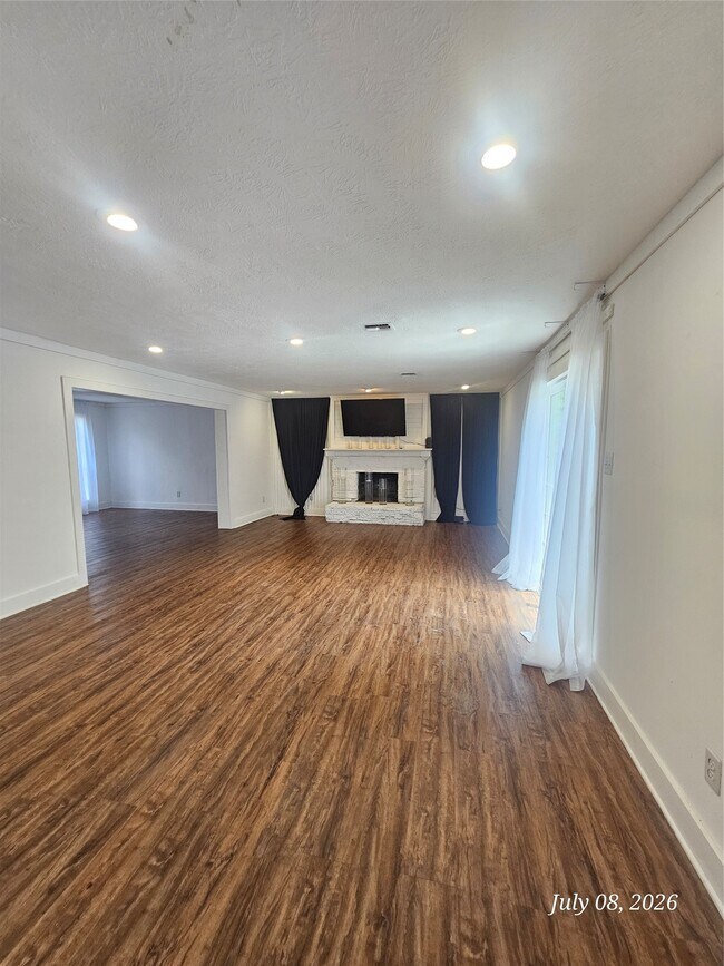 Photo - 17911 Beaver Creek Dr