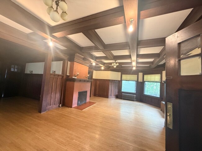 Photo - 1514 11th Ave W