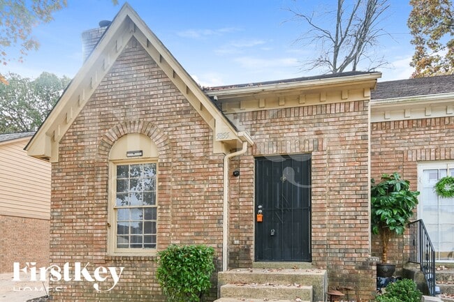 Building Photo - 5855 Plum Valley Dr