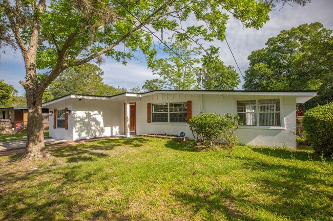 Photo - Renovated 4/2