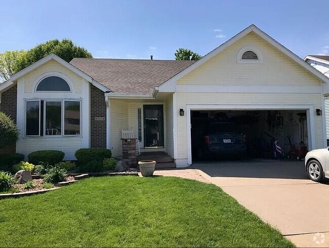 Building Photo - Beautiful 4 Bedroom Home