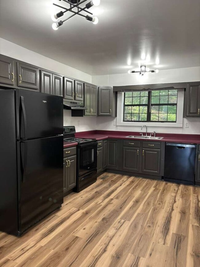 Building Photo - 509 E Forrest St