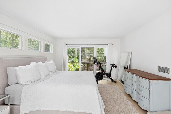 Photo - 6 Woodland Way House