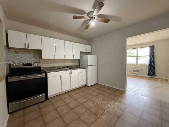 Building Photo - 900 SW 5th St Unit 2