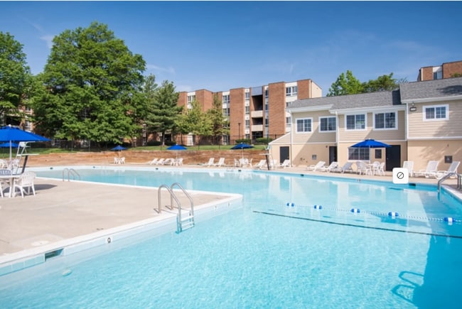 Building Photo - Spacious One Bedroom Apartment Home Availa... Unit 6896-A2