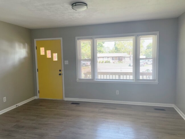 Photo - 4709 Cheltenham Rd