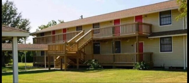 Photo - 906 Magnusson Ave