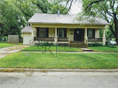 Building Photo - 711 N Chestnut St